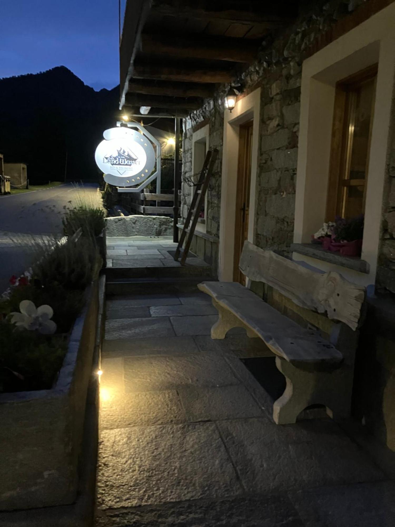 Bed and Breakfast Ospitalità rurale familiare Land Wasser Varallo Exterior foto